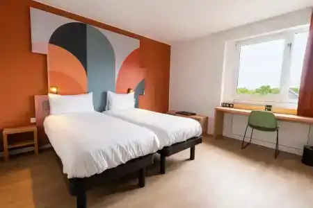 ibis Mons Centre Gare - 7