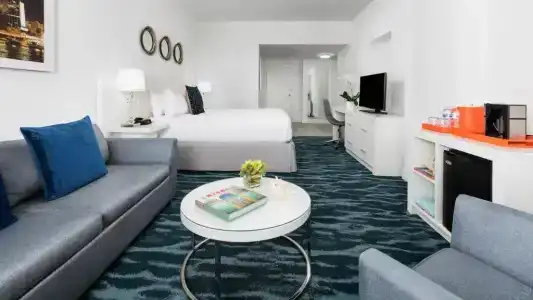 Yve Miami - 40