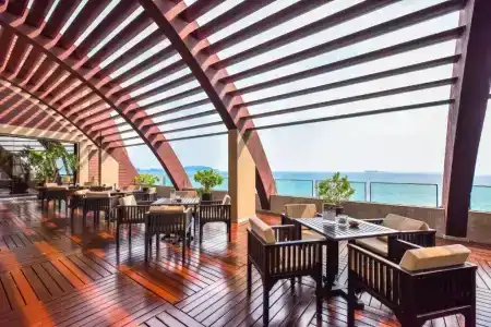 Pullman Oceanview Sanya Bay Resort & Spa - 33