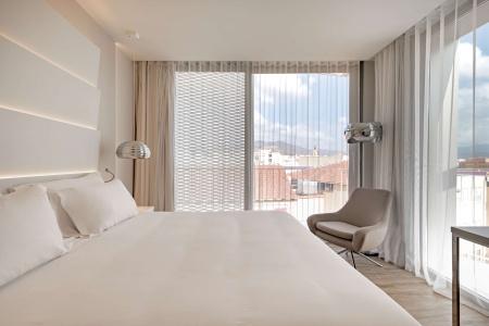 Nh máLaga - 25