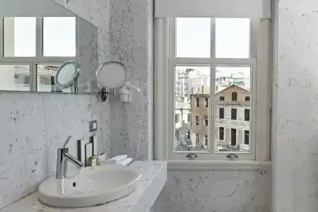 Tomtom Suites - 55