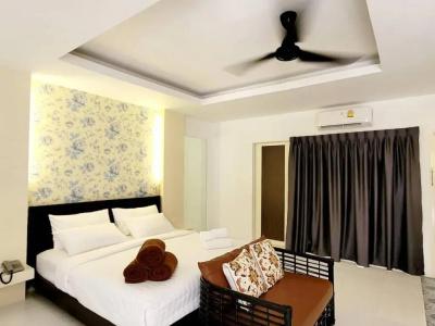 Surintra Boutique Resort - 4
