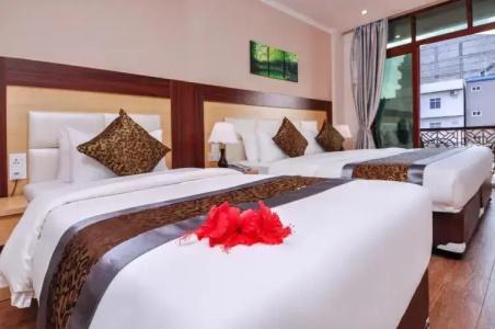 Triton Beach & Spa - 40