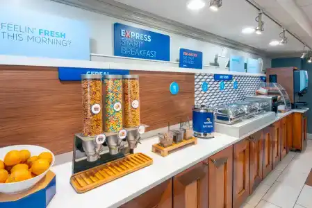 Holiday Inn Express Miami Airport Doral Area, An Ihg - 13