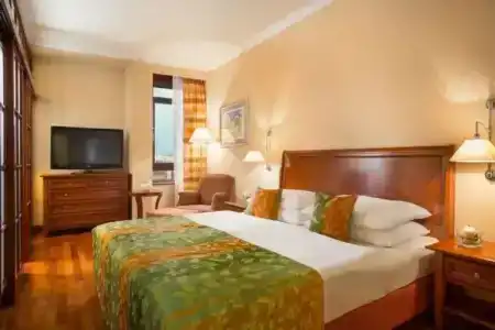 Best Western Premier Astoria - 49