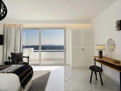 Kouros & Suites - 98