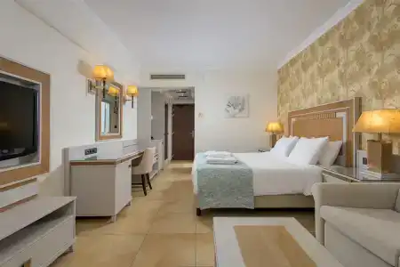 La Marquise Luxury Resort Complex - 41