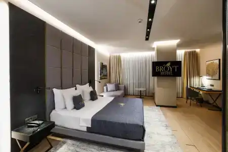 Broyt Suites - 36