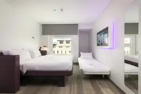 Yotel Porto - 8