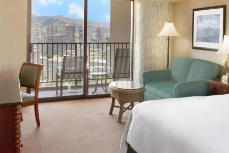 Hilton Hawaiian Village Waikiki Beach Resort - 11