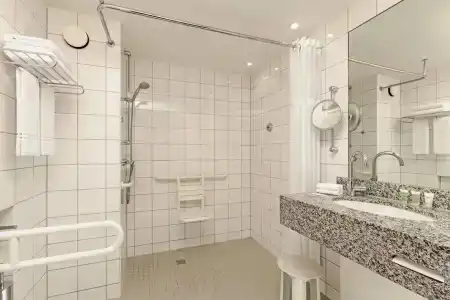 Courtyard by Marriott Duesseldorf Hafen - 24
