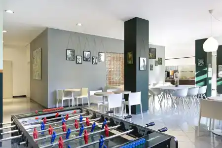 b&b - 21