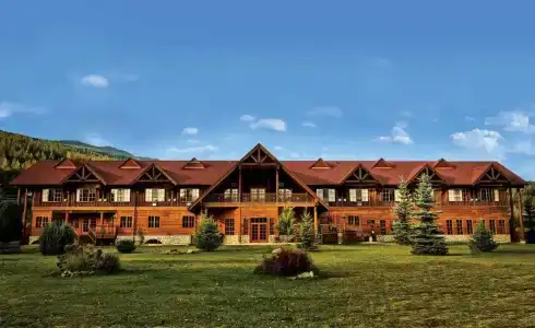 Glacier House & Resort - 0