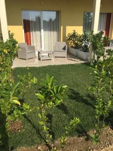 Bella Lazise - 30