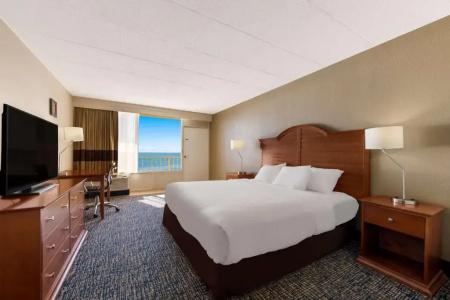 Comfort Inn South Oceanfront - 9