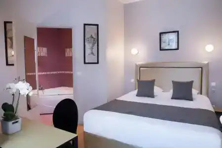 a l'hôTel Des Roys - 8
