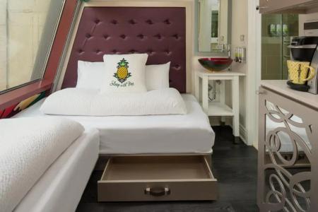Staypineapple, An Artful, Midtown New York - 2