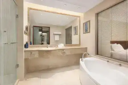 Radisson Blu Shanghai New World - 51