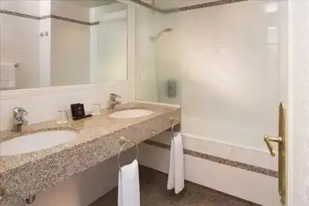 Hôtel Victor Hugo Paris Kléber - 33