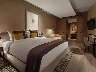 The Londoner - 36