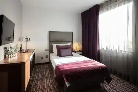 Neya Lisboa - 41