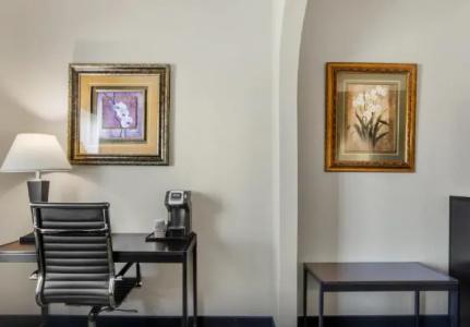 Best Western Plus Heritage Inn - 52