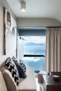 West East Suites - 108