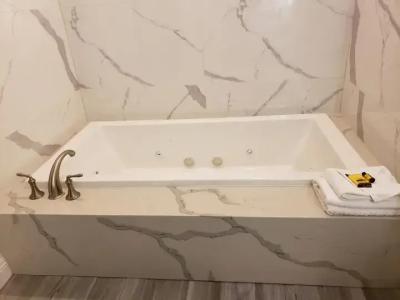 Best Western Plus Sunset Plaza - 49