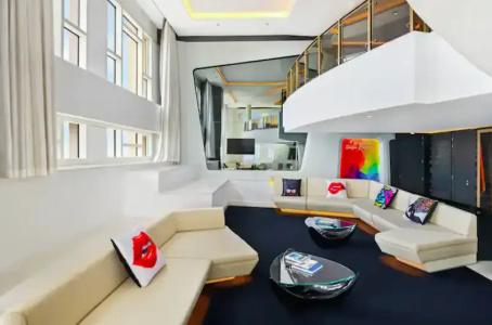 V Dubai, Curio Collection by Hilton - 108