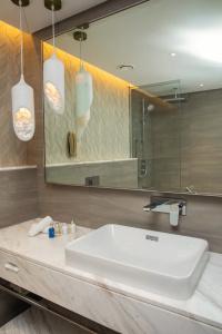 Radisson Blu & Resort, Abu Dhabi Corniche - 16