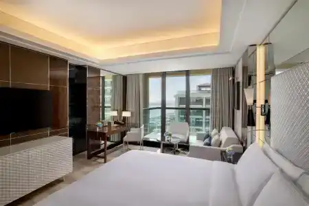 Hilton Dubai Palm Jumeirah - 13