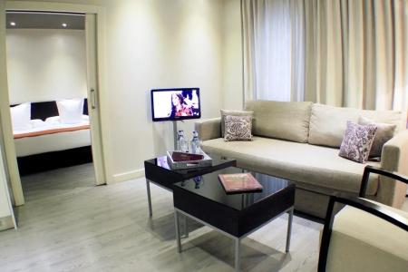 Suites Viena Plaza de España - 76