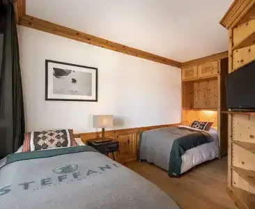 Steffani - 69