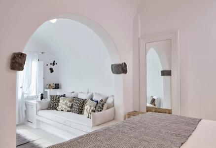 Cosmopolitan Suites - Small Luxurys of the World - 31