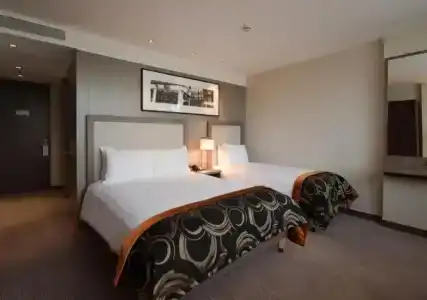 Clayton Chiswick - 4