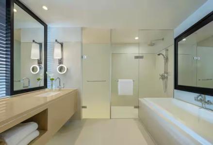 Millennium Hilton Bangkok - Sha Plus Certified - 47