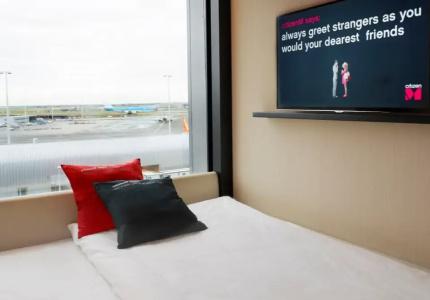 citizenM Schiphol Airport - 30