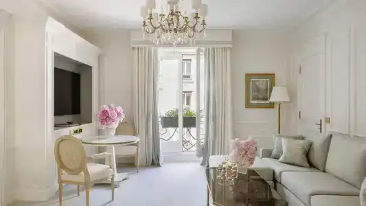 Four Seasons George v Paris - 54