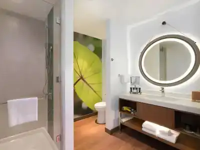 Hyatt Centric Waikiki Beach - 35