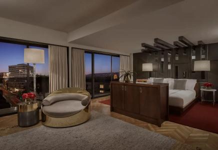 Sixty Beverly Hills - 75