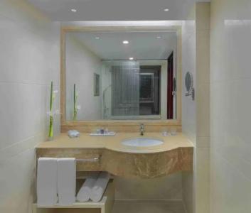 Radisson Blu Shanghai New World - 72