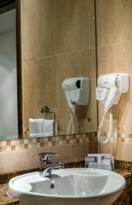 First Central Suites - 7