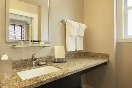 Executive Vintage Court - 21