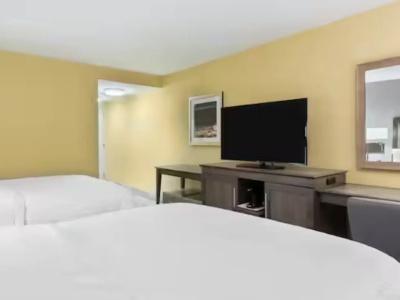 Hampton Inn & Suites Airport Avion Park Westshore - 51