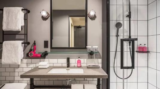 Moxy Osaka Honmachi By Marriott - 35