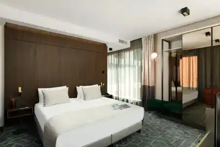 Emerald - 39