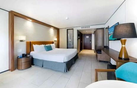Sonesta Maho Beach & Casino - Все включено - 84