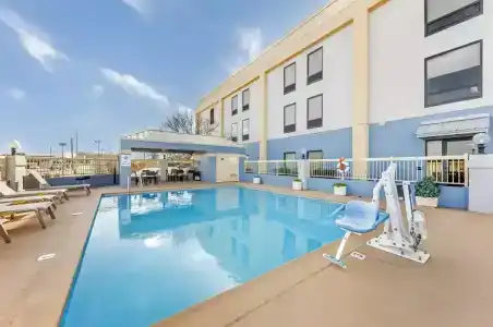 Hampton Inn - 16