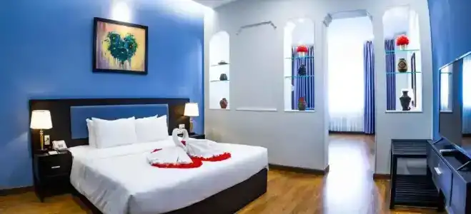 Royal Saigon - 11