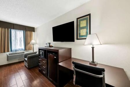 SureStay Plus by Best Western Medical Center - 37
